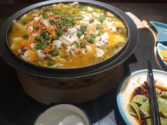 -袁小二大东北铁锅炖(吉祥村总部)