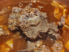 -虾弄弄海派小龙虾·牛羊蝎子火锅