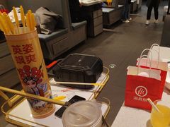 -海底捞火锅(咸阳丽彩万达店)