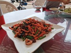 -鑫渔港海鲜本地菜·山海关浑锅(东戴河店)