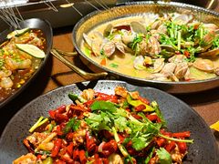 -曼听小寨海鲜烧烤·大连辣炒大王(盖州街店)