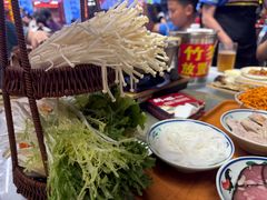 -刘姐啤酒鱼民族演艺餐厅(西街总店)