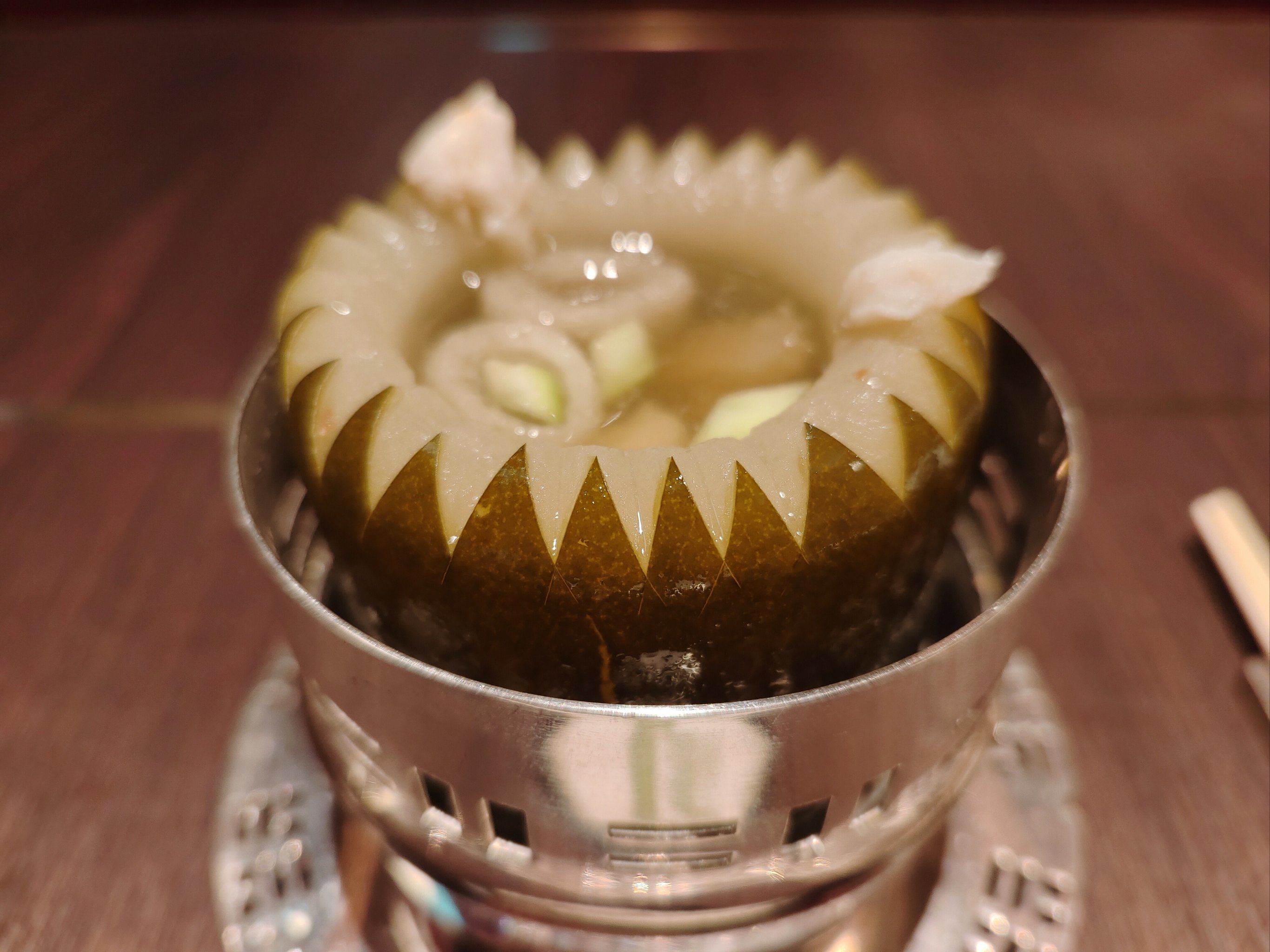 冬瓜盅利尿去湿 士多啤梨脆排骨,脆的 pocky还挺俏皮