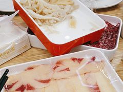 -杨老板·海鲜集市火锅·鲜切牛肉(中防万宝店)