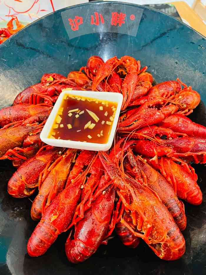 53人赞1阿歪2022年8月1日打分06160/人上海吃小龙虾 沪小胖也是上海