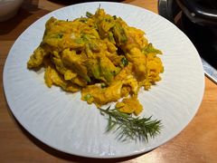 金雀花炒蛋-一朵菌·野生菌探索家火锅(南亚店)
