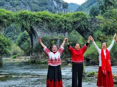 -高荡千年布依古寨旅游景区