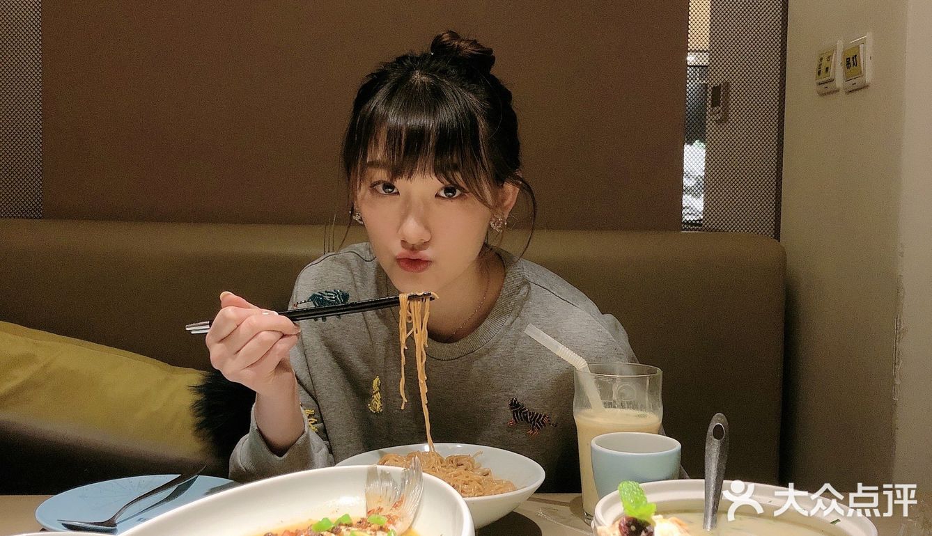 下班后去吃 还排了一小会儿队
