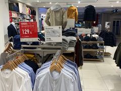 -优衣库(昆明七彩METOWN购物中心店)