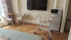 -菁幼月子会所(儿童医院店)