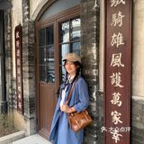 1号地铁线直达。出了地铁口就是