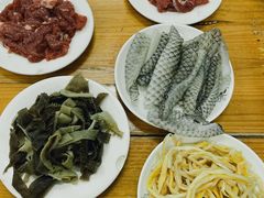 -苗伯妈酸汤火锅
