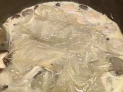 黄金豆油皮-汤宴·参须肚包鸡(南京路店)