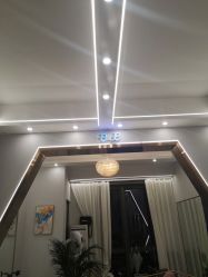 -V8潮牌·接发烫染连锁