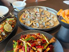-曼听小寨海鲜烧烤·大连辣炒大王(盖州街店)