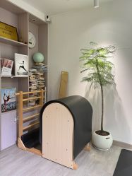 -闺蜜瑜伽·普拉提女性塑形馆