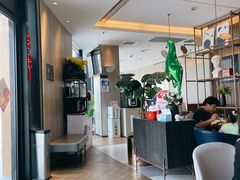 -必胜客(尹山湖歌林公园店)