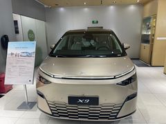 -小鹏汽车(上海静安大融城店)