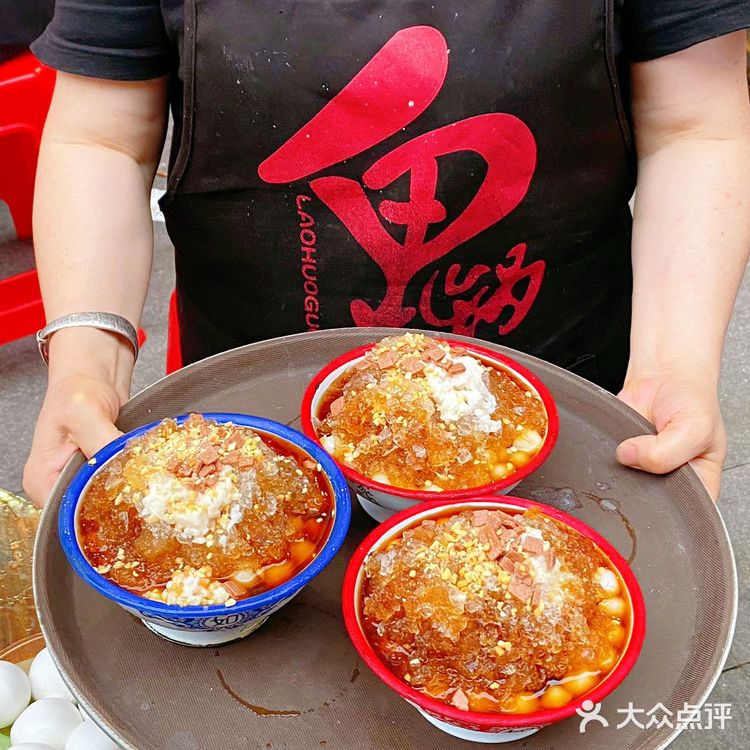 来到铜元局找朋友耍,带我打卡一家最重庆味道的火锅