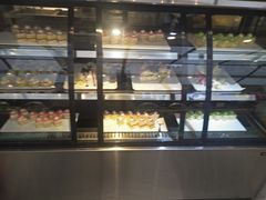 面包甜点陈列柜-火锅岛潮牌自助餐厅(天津天佑城店)