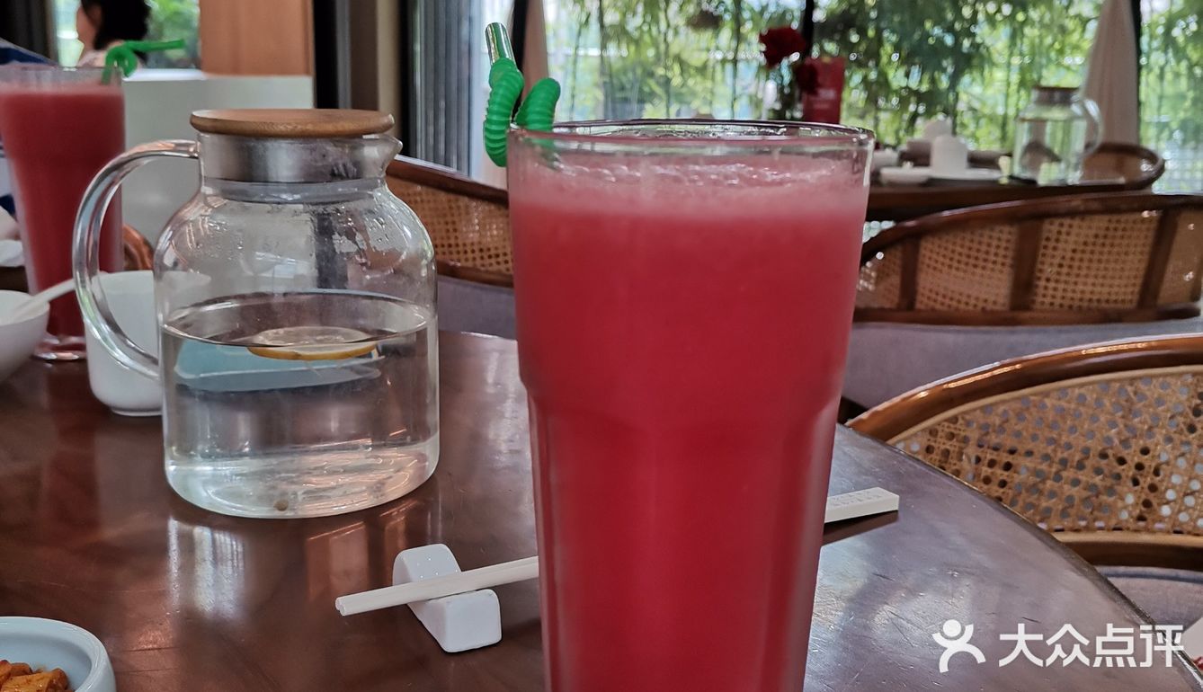 简直是爱了。服务员服务周到细致，赞！