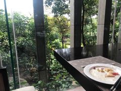 -深圳隐秀山居酒店