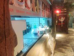 -城墙拐拐火锅(三峡广场黑金冠店)