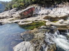 -燕子河大峡谷天坑仙境