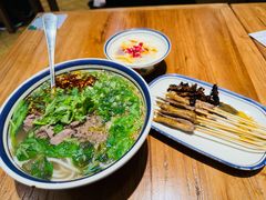 -云阿蛮云南生烫牛肉米线(奉贤路店)