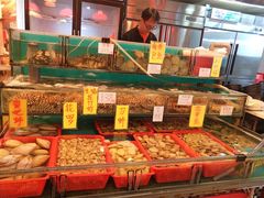 水产区-鲜入围煮花胶鸡海鲜火锅