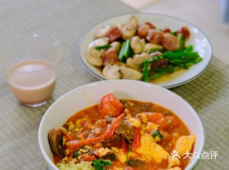 快乐一人食番茄鸡蛋牛肉盖面，好浓郁！