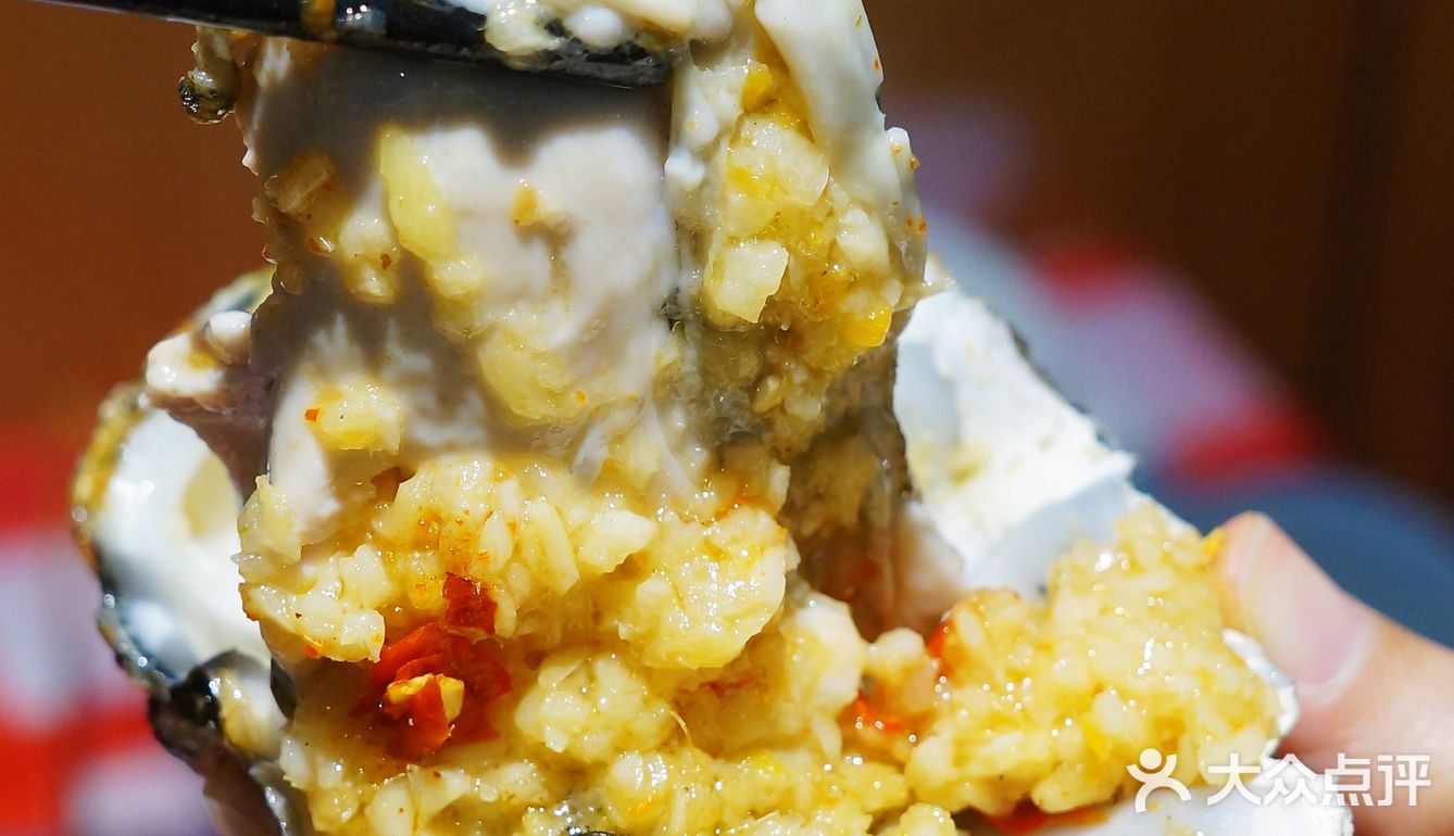 比我的手掌心还大，肉饱满度100%，咬一口，爆汁哇