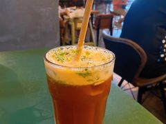 招牌手摇柠檬茶-汐TIDE融合西餐吧