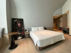 -上海虹桥中心爱琴海亚朵S酒店