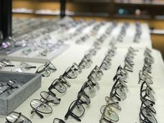 -罗伯特眼镜·蔡司官方授权(罗湖国贸店)