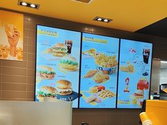 -麦当劳(轻轨曹杨路店)