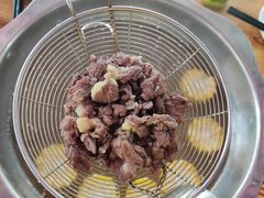现切牛肉-三千坪超级火锅市场·土灶牛肉火锅