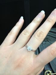 -威德钻石-克拉钻大本营(南京东路店)