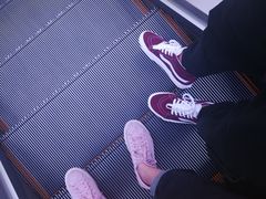 -京伟修鞋洗鞋奢侈品皮具护理店