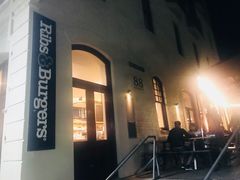 -Ribs & Burgers The Rocks