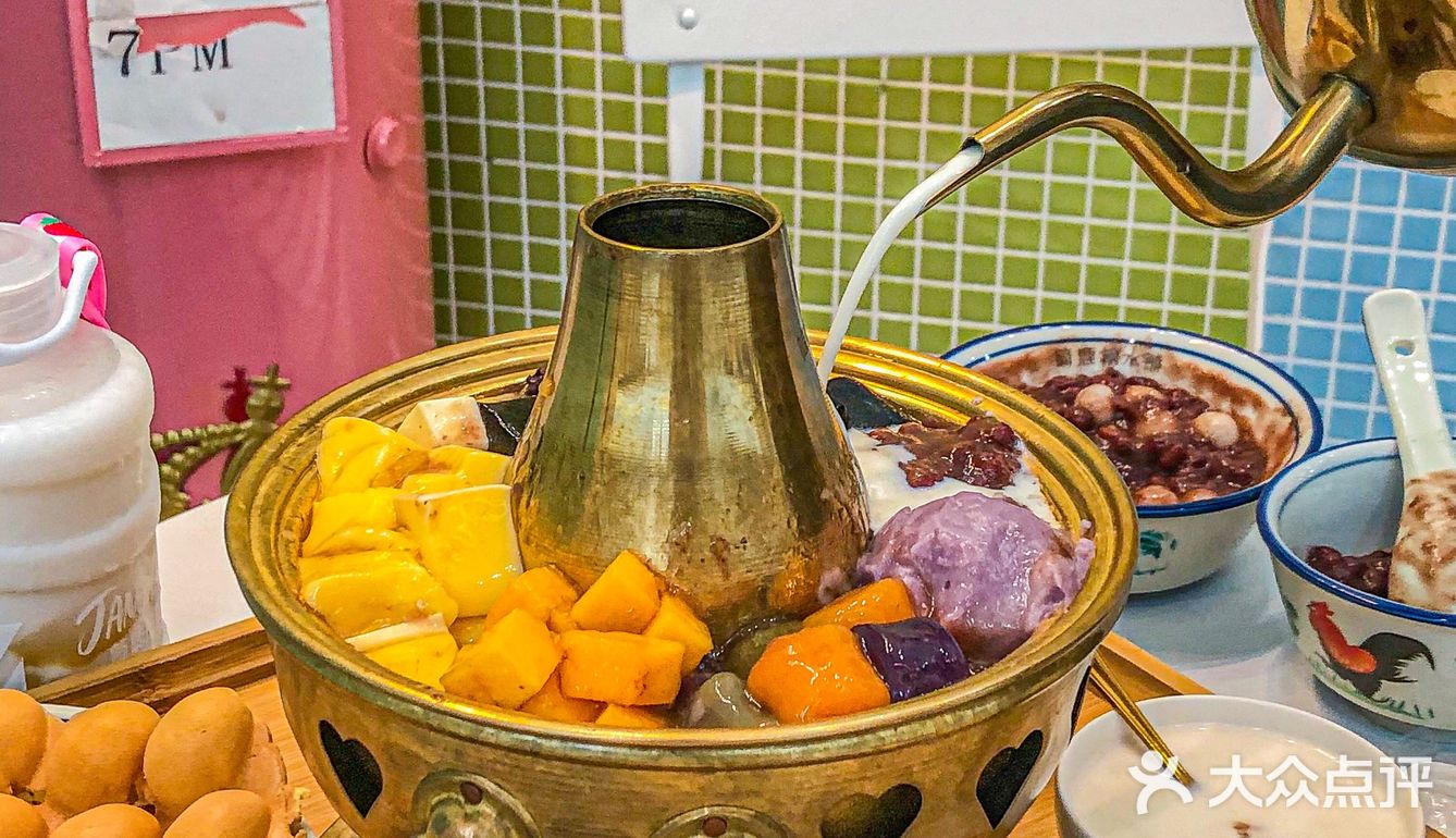 夏天跟糖水铺更搭哦❗️甜品火锅也敲好次的～ 