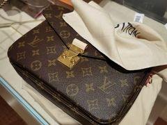 -LV路易威登(德基广场店)