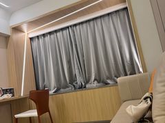 -欧辰国际酒店(重庆欢乐谷轻轨站店)