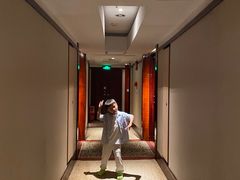 -深圳富苑皇冠假日套房酒店