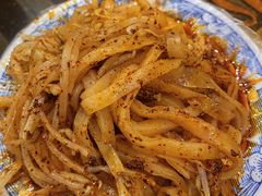 -牡丹广场薛栓子擀面皮大王