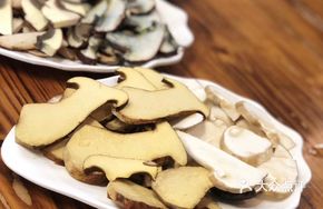 Sautéed Beefsteak Mushroom and Elder Mushroom
