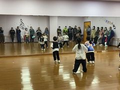 -小荧星艺校(大宁分校)