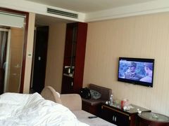 -维也纳酒店(深圳国际会展中心沙井上南店)