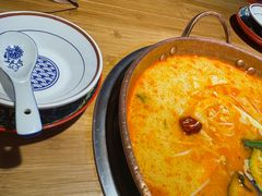 -洱火云南酸菜牛肉火锅(石景山当代商城店)