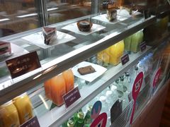 -新华里咖啡书吧(新华书店小寨店)